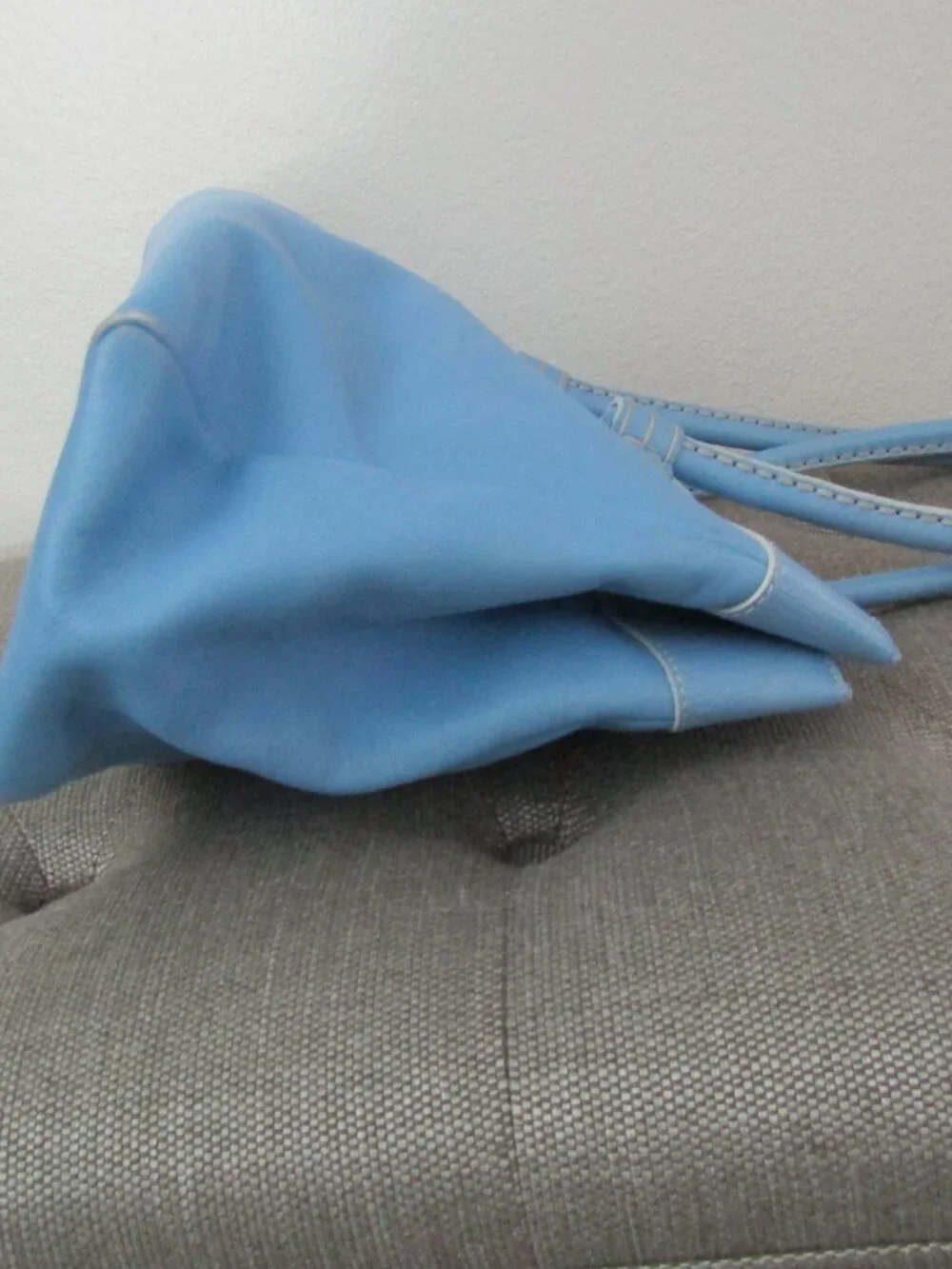 Tod's Powder Blue Leather Tote - Picture 4 of 16